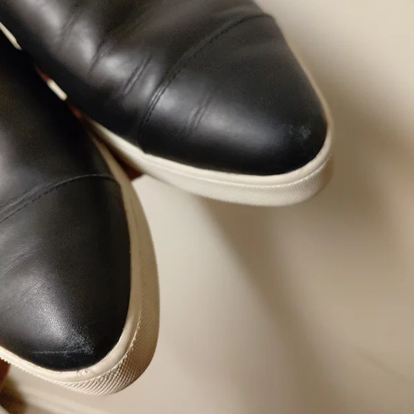 Vince Women's Black Pointy Toe Slip-On Sneakers Size 7.5 - Picture 3 of 9